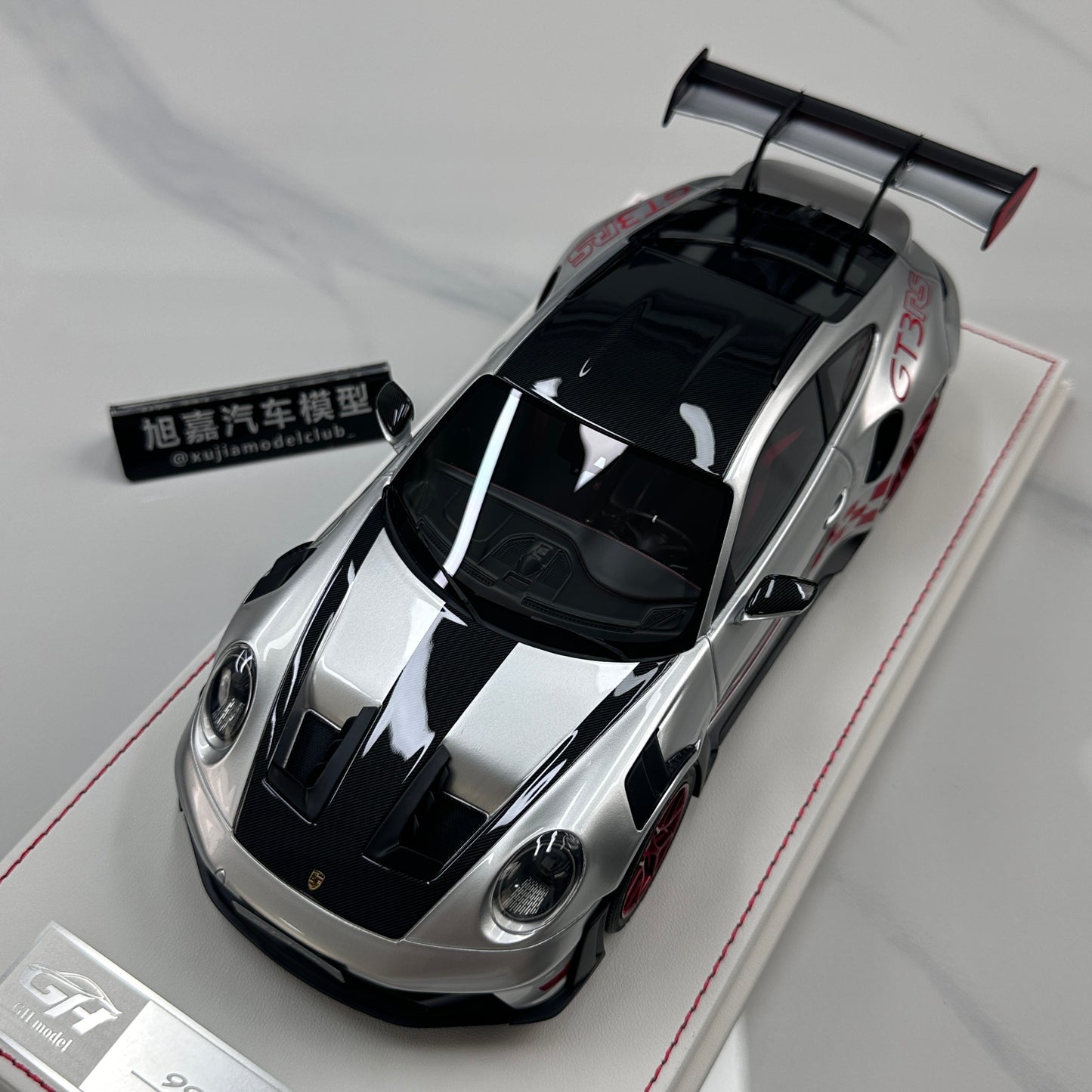 GH MODEL 1/18 Porsche 992 GT3RS Red Seals/GT Silver Limited Edition Model Car