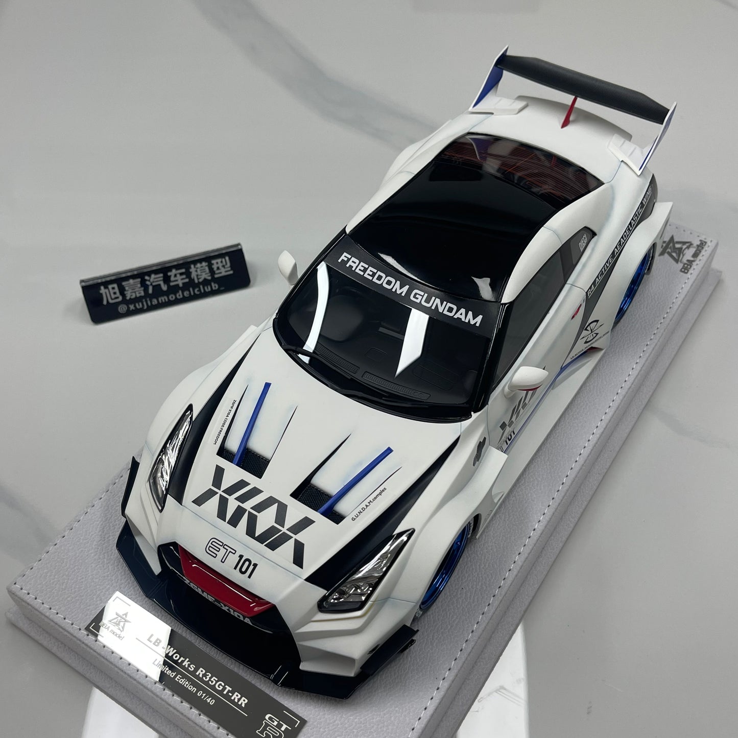 BBA MODEL 1/18 Nissan GTR 35GT-RR Gundam-themed Limited Edition Model Car