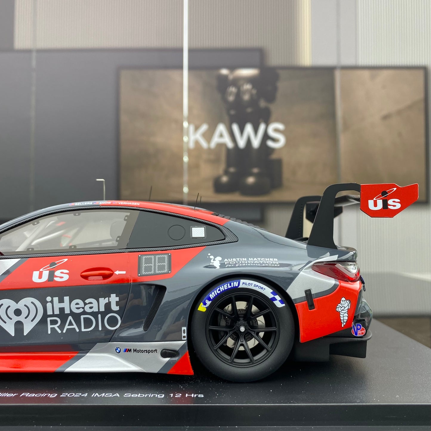 TOPSPEED 1/18 BMW M4 GT3 #1 Paul Miller Racing IMSA 2024 Sebring 12 Hrs Black Gray Red Paint Simulation Car Model