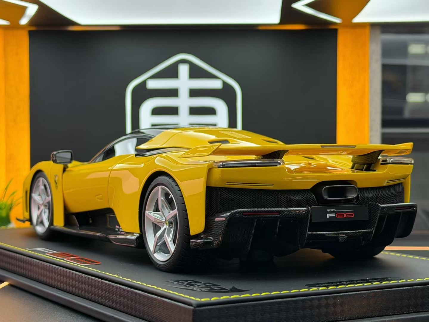 BBR 1:18 Ferrari F80 Giallo Modena 09/10 DDJ092