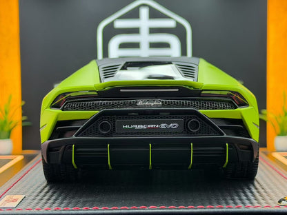 MR 1:18 Lamborghini Huracan Evo Fluo Capsule Verde Shock 24/49 DDJ079