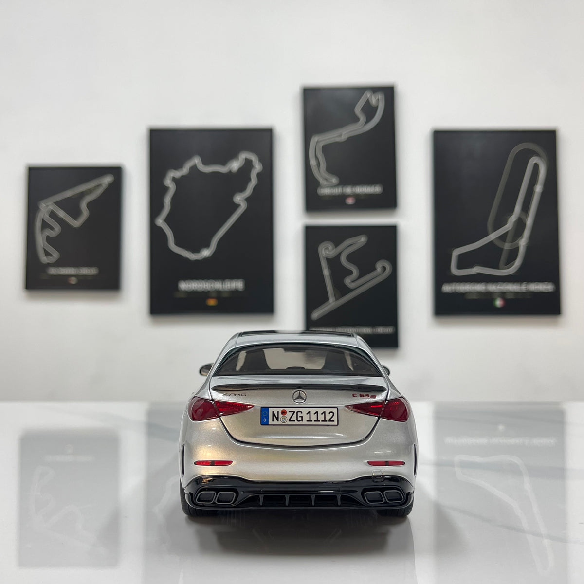 NZG 1/18 Mercedes-AMG C63 S E Performance – Tech Silver (111200055)
