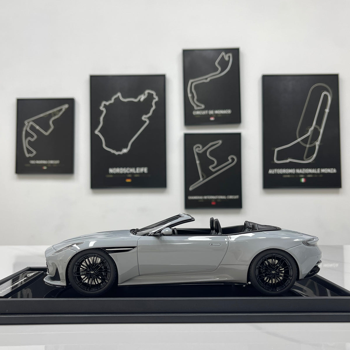 MOTORHELIX 1/18 Aston Martin DB12 Volante (Convertible) - Porcelain Grey (MH396)