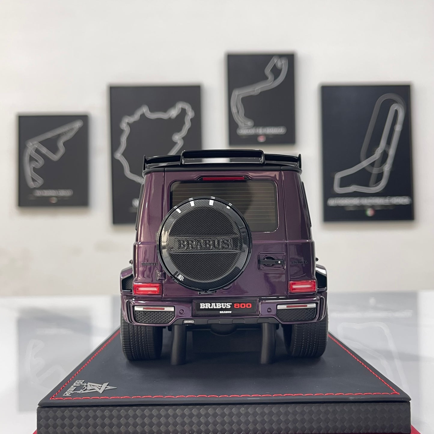 BBA MODEL 1/18 Brabus G800 Metallic Purple