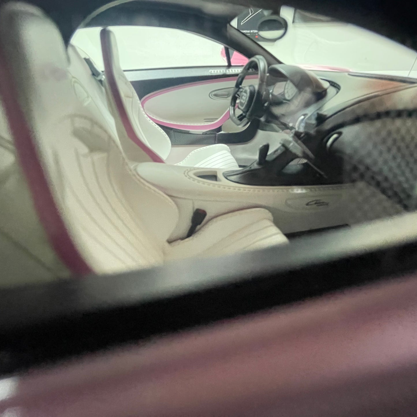 BBA MODEL 1/18 Bugatti Chiron Profilée – Pink