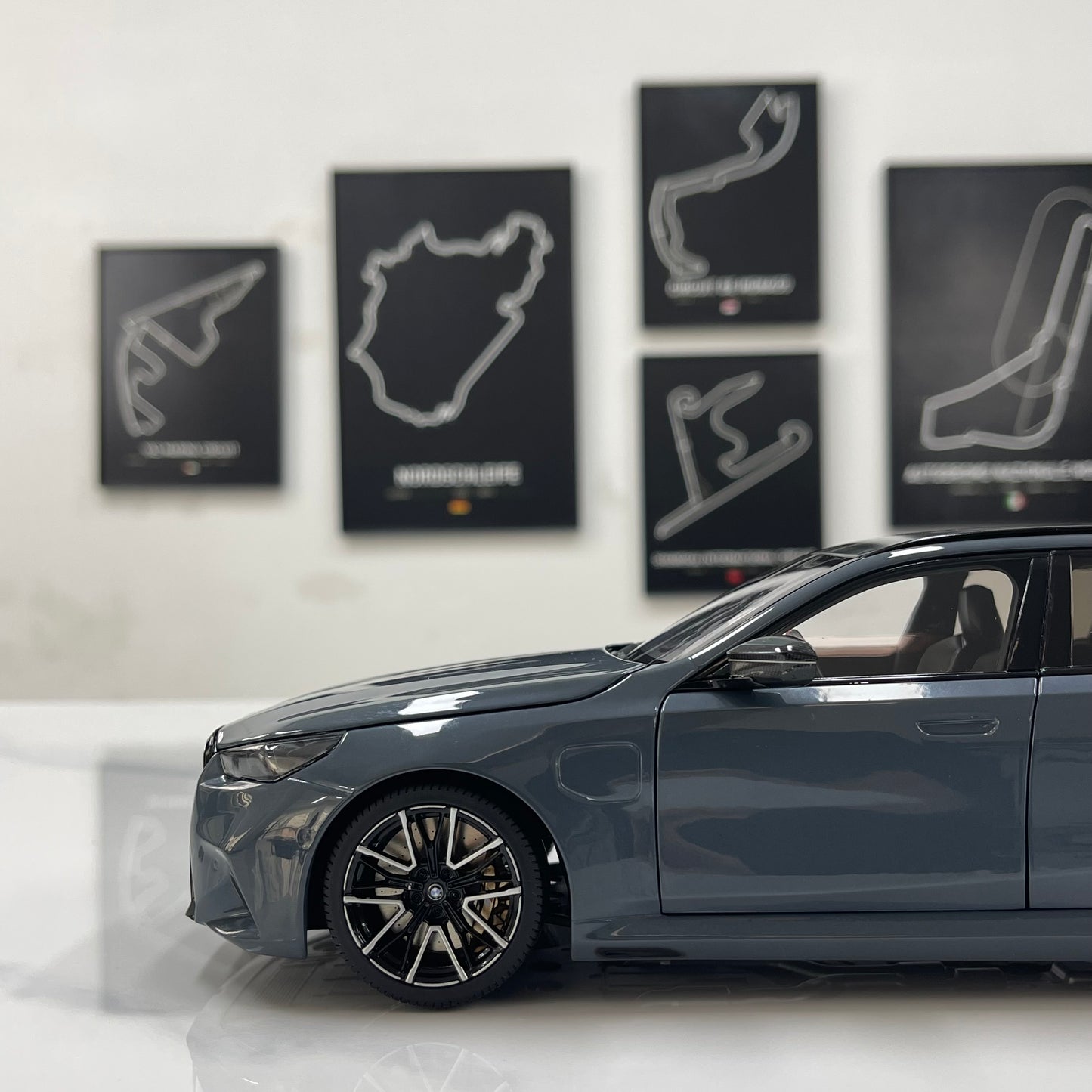 MINICHAMPS 1/18 BMW M5 Touring (2024) – Metallic Grey (110023901)
