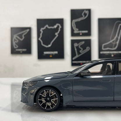 MINICHAMPS 1/18 BMW M5 Touring (2024) – Metallic Grey (110023901)