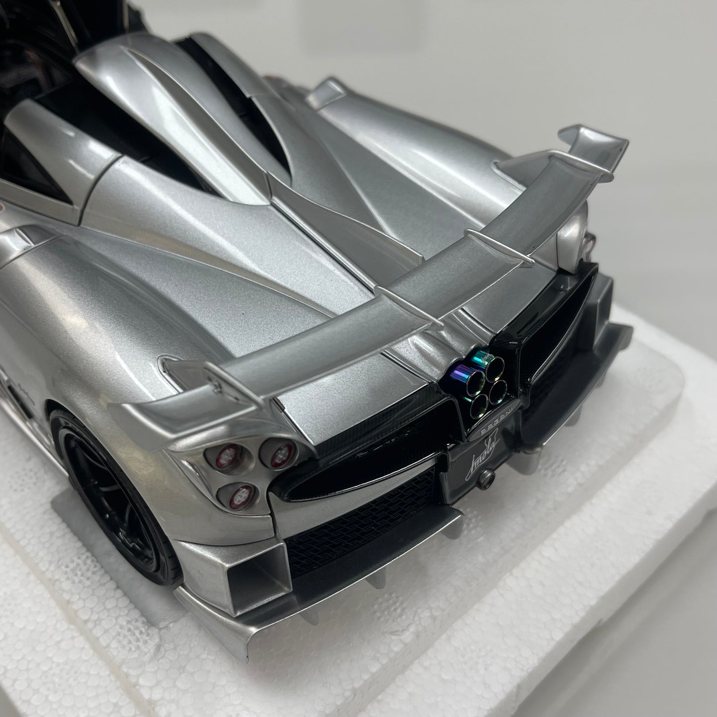 LCD 1/18 Pagani Imola Silver LCD125
