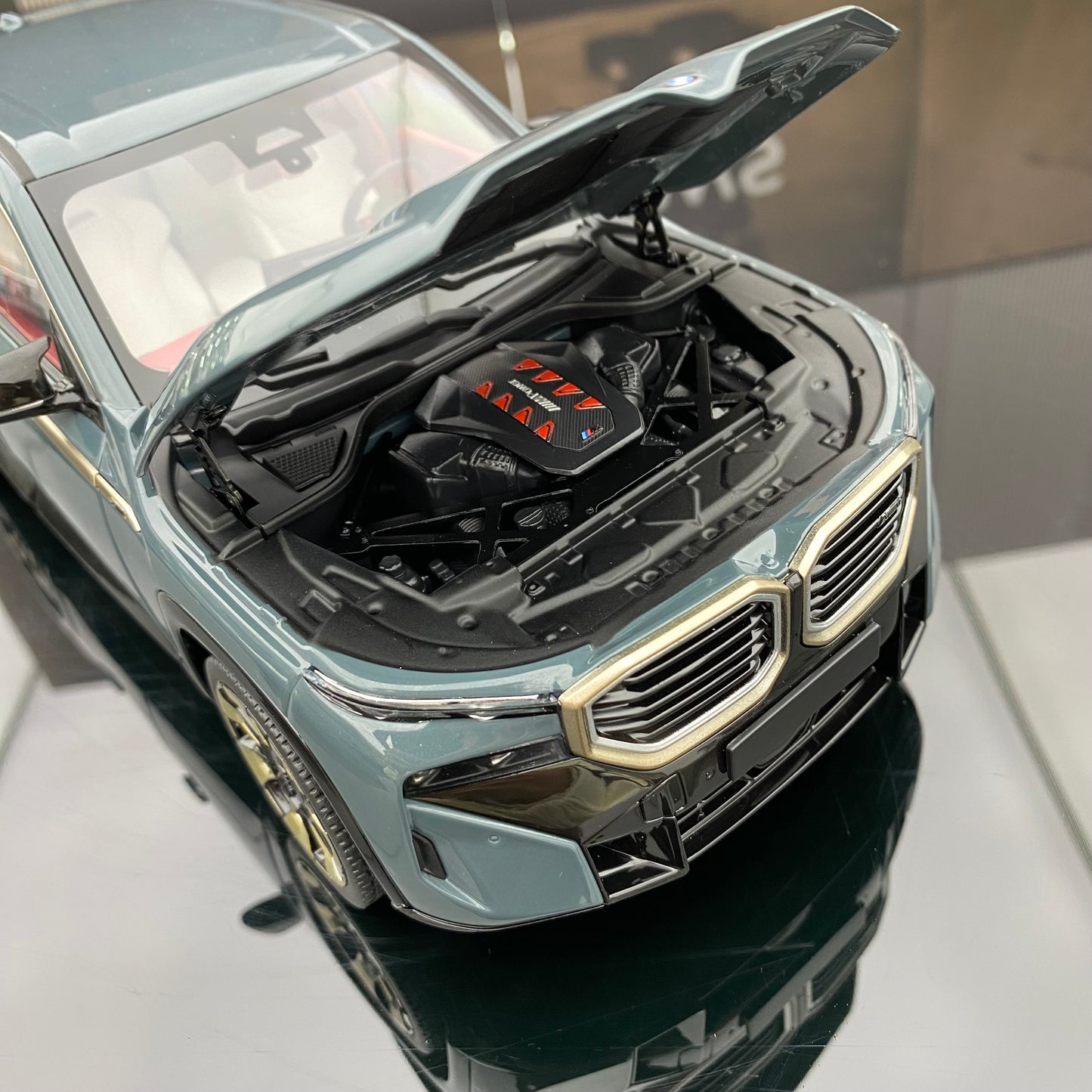 MINICHAMPS 1/18 BMW XM new energy electric vehicle alloy full-open simulation car model ornaments