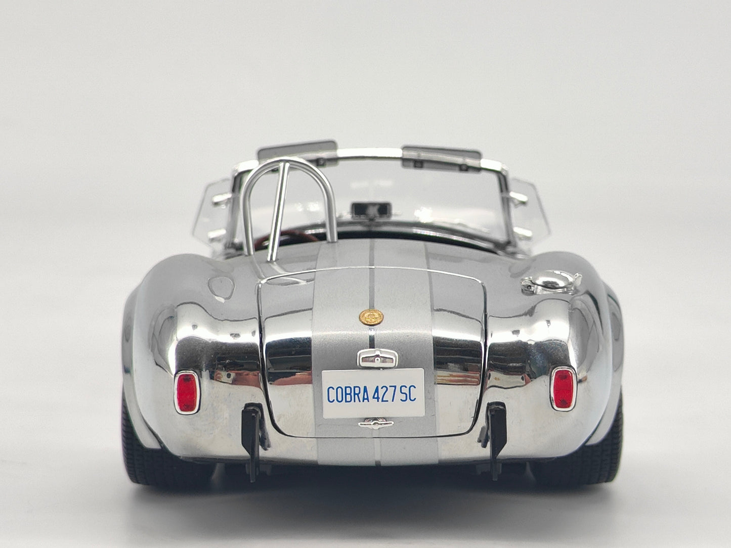 Kyosho 1/18 Ford Shellby Cobra 427 S/C Silver-plated Alloy Simulation Car Model