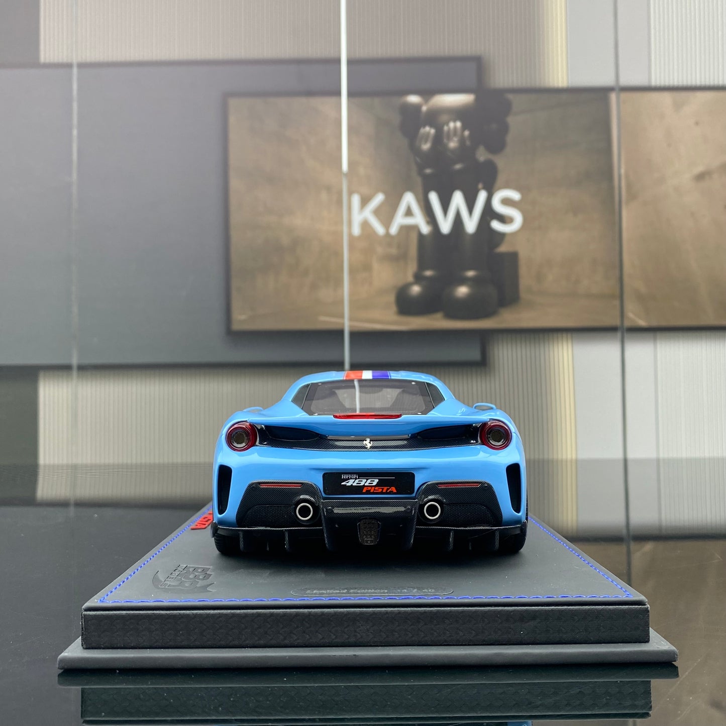 BBR 1/18 Ferrari 488 pista Hong Kong purple limited edition car model ornament