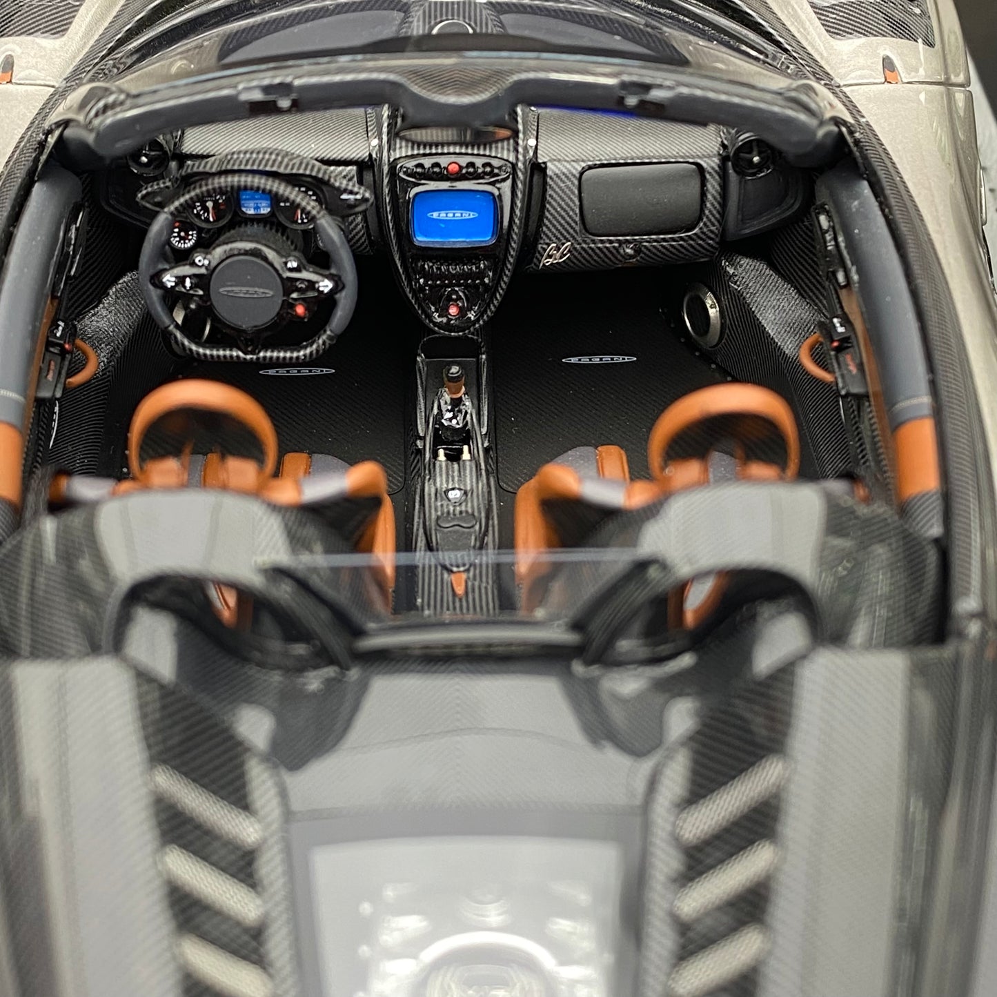 Adorno de coche de edición limitada Pagani Huaya BC #20 Silver Convertible a escala 1/18 de BBR