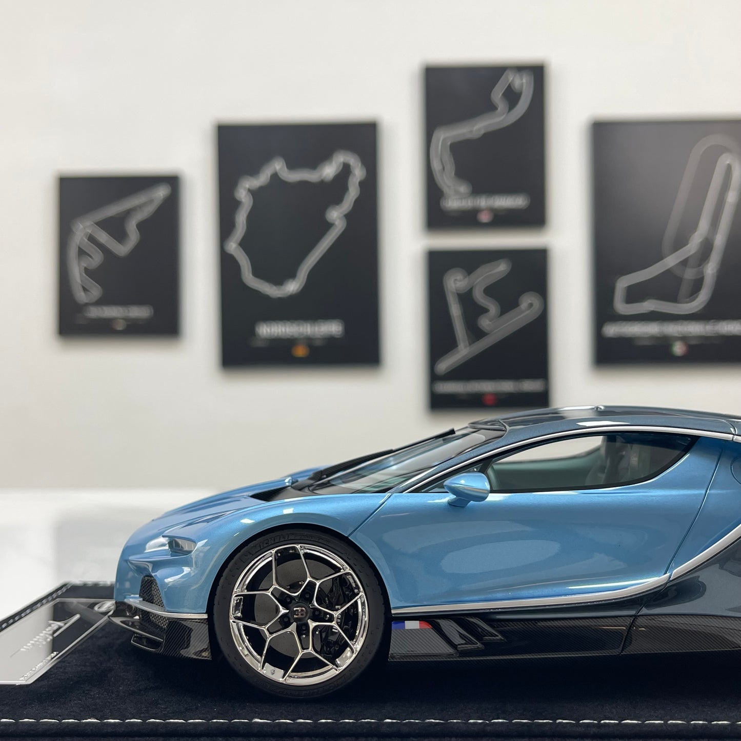 HH MODEL 1/18 Bugatti Tourbillon — Launch Color Limited Edition Model Car