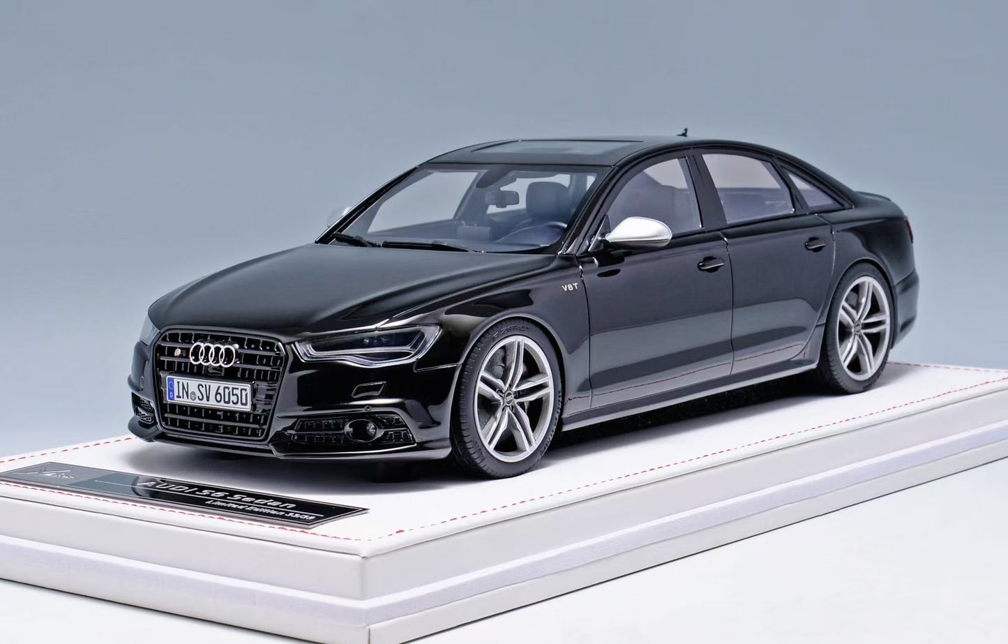 IVY Tailor 1/18 AUDI Audi S6 Sedan resin car model birthday gift ornament