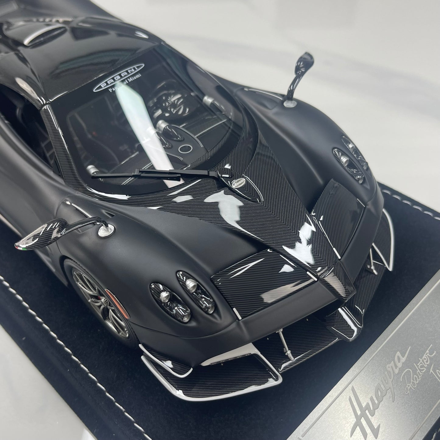 HH Model 1/18 Pagani Huayra Matte Black Carbon HH663