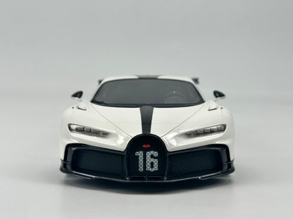 TOPSPEED 1/18 Bugatti CHIRON PUR SPORT #16 White Simulation Car Model