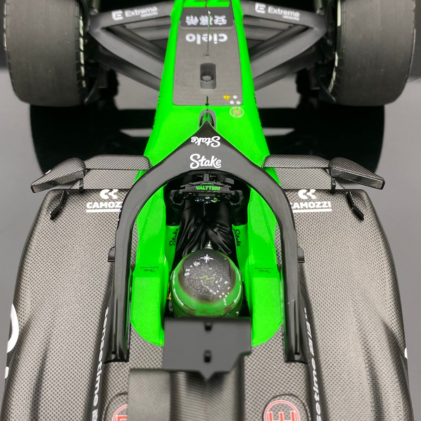 minichamps 1/18 STAKE F1 TEAM KICK SAUBER C44 VALTTERI BOTTAS-2024 Price 1579 117240177