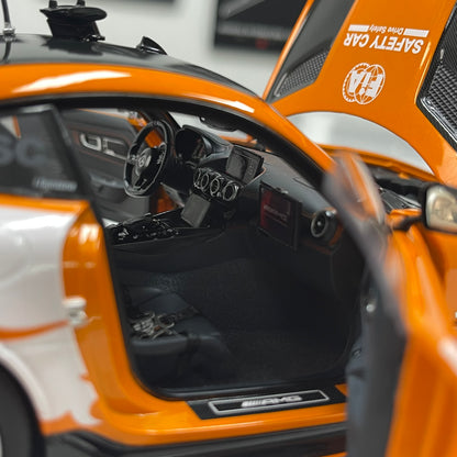 MINICHAMPS 1/18 Mercedes-AMG GT BLACK SERIES SILVERSTONE 2025 Safety Car Orange 110032092