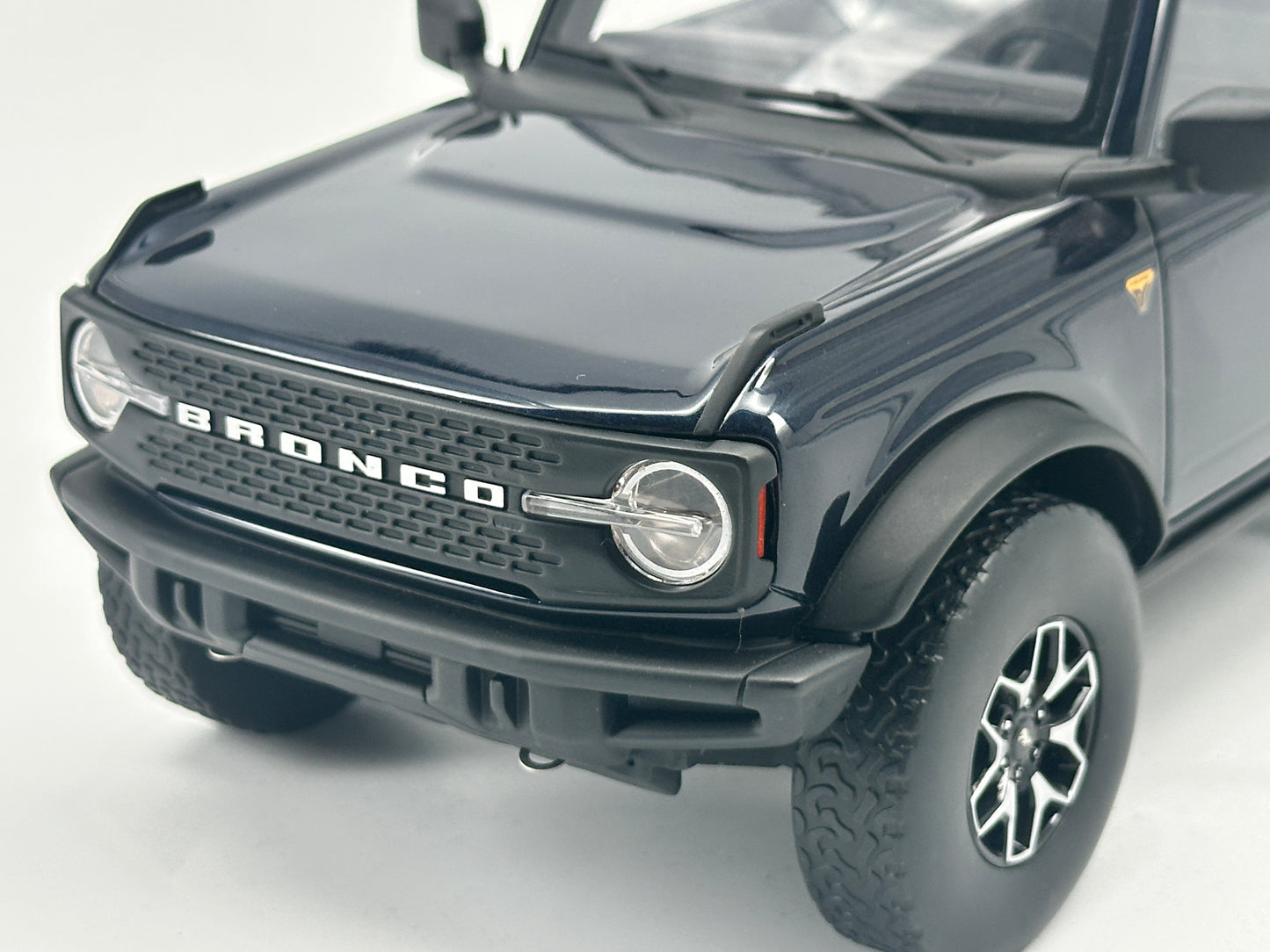 GT Spirit 1/18 Ford BRONCO Open Roof Blue Black Simulation Car Model