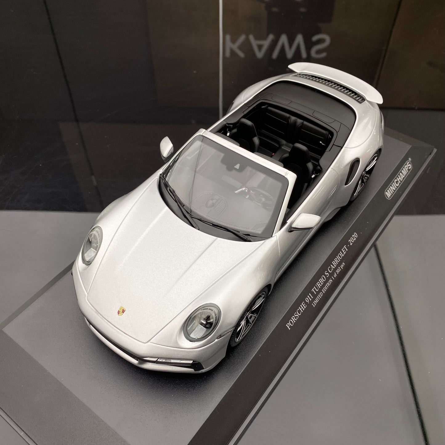 minichamps 1/18 Porsche 911 Turbo Convertible Alloy Closed Car Model