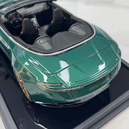 MOTORHELIX 1/18 Aston Martin DB12 Volante (Convertible) – Qilun Green (MH394)