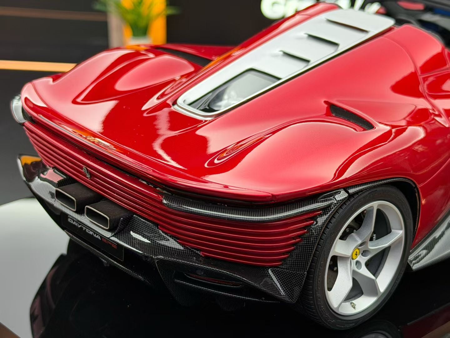 Amalgam 1:18 Ferrari Daytona SP3 M6276-SC1