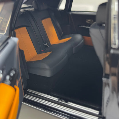 ZP 1/18 Rolls-Royce Phantom VIII (Gold Badge & Luggage Set Edition) – Pearl Black / Silver Roof (ZP115)