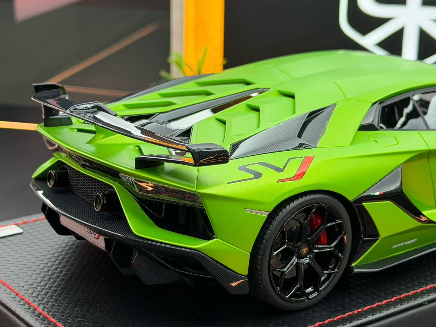 MR 1:18 Lamborghini Aventador SVJ Verde Alceo 98/99  DDJ097
