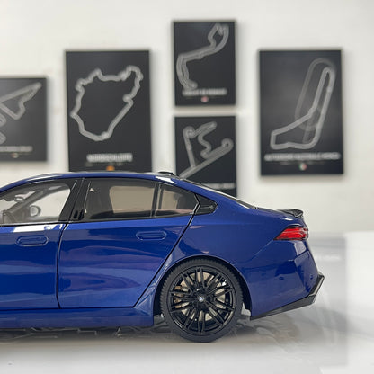 MINICHAMPS 1/18 BMW M5 2024 Metallic Blue 110023802