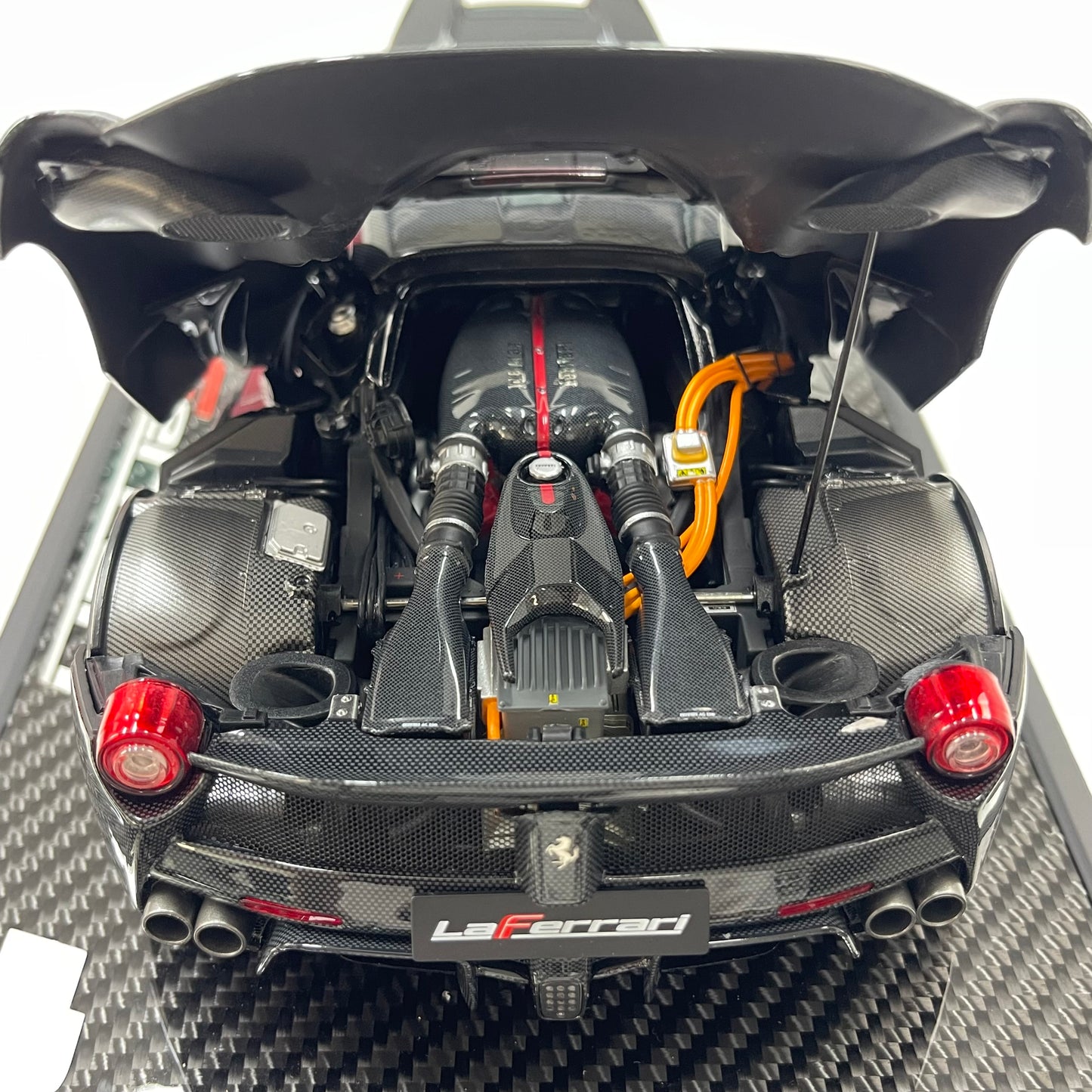 BBR 1/18 Ferrari LaFerrari Alloy Full Opening Carbon Fiber Leather Case Version Black BBR182244CH