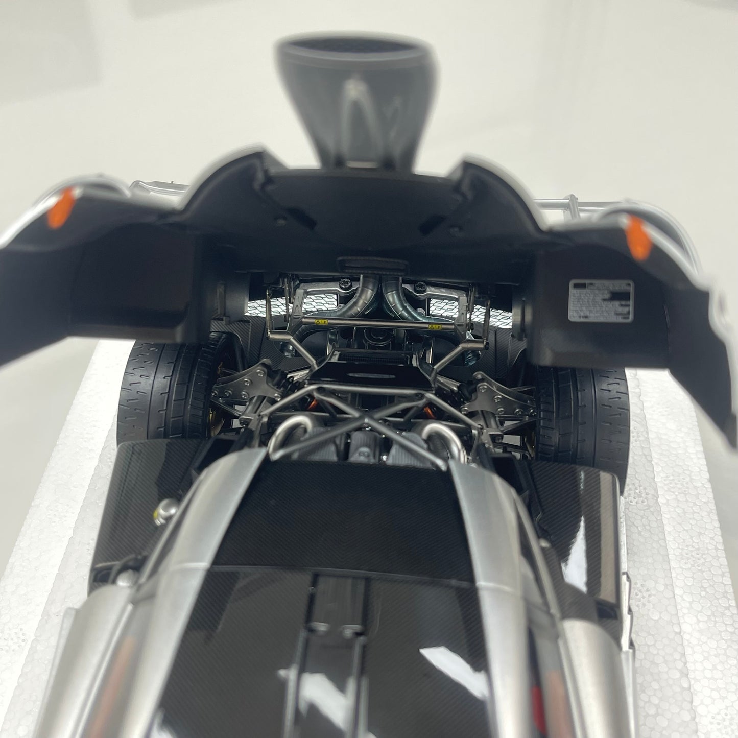 LCD 1/18 Pagani Imola Silver LCD125