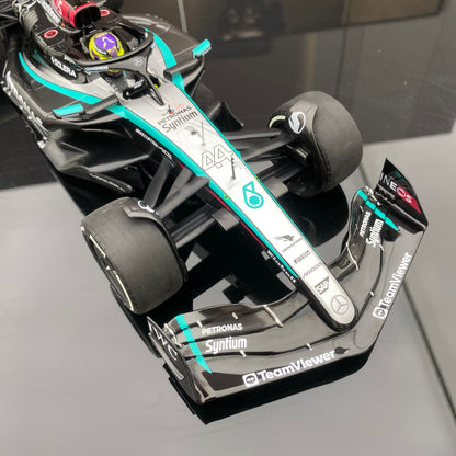 minichamps 1/18 MERCEDES MERCEDES AMG PETRONAS EQUIPO DE FÓRMULA UNO F1 W15