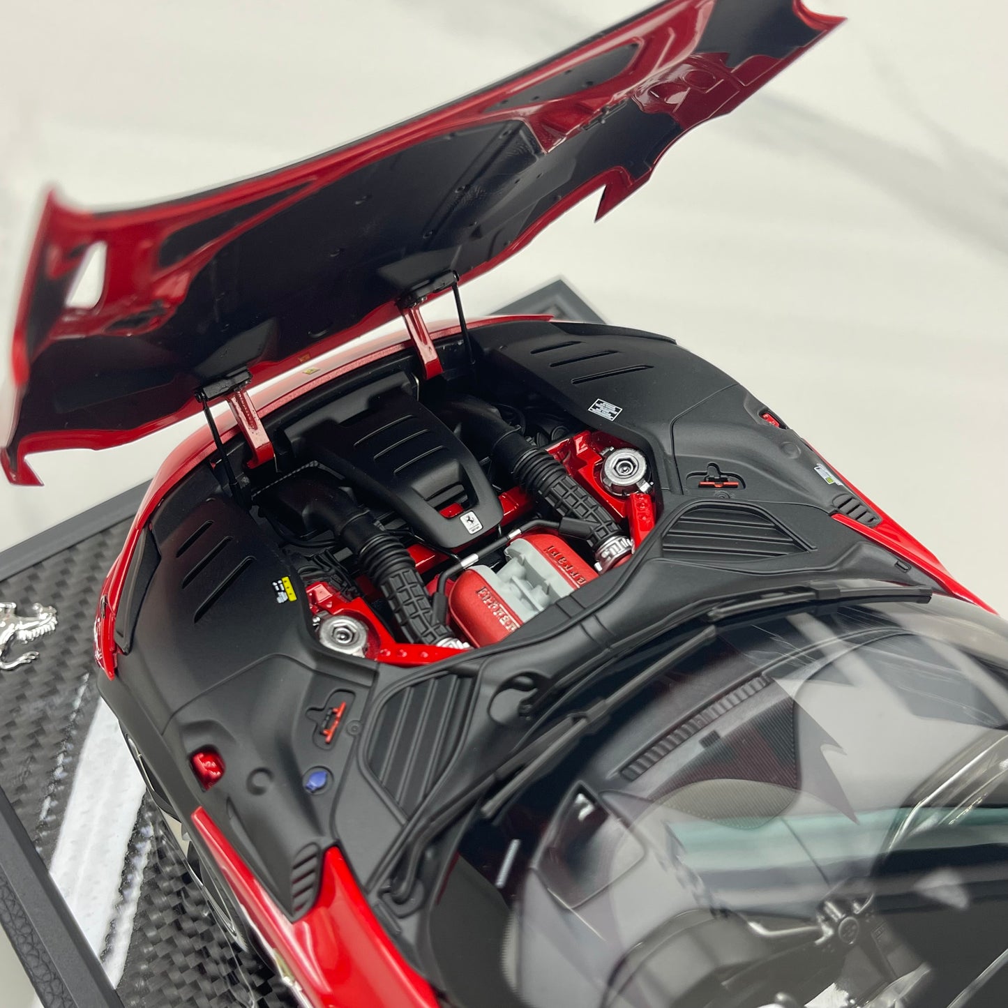 BBR 1/18 Ferrari Purosangue Black Top Carbon Fiber Base Standard Red HE180052ACH