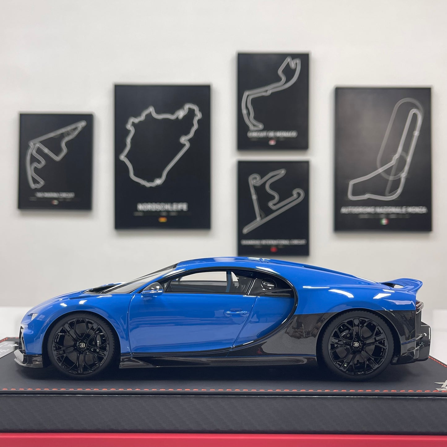 BBA MODEL 1/18 Bugatti Chiron Profilée Blue
