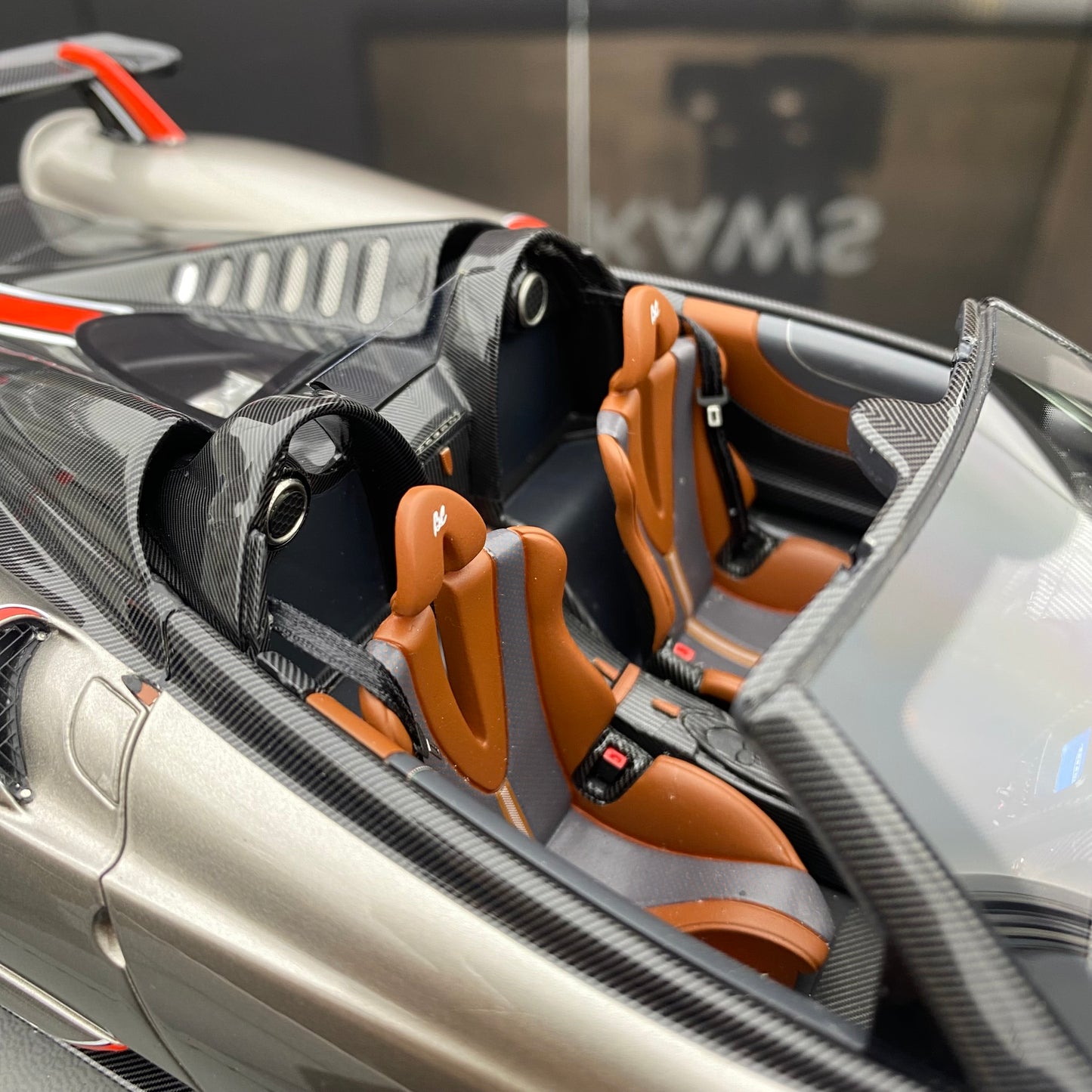 Adorno de coche de edición limitada Pagani Huaya BC #20 Silver Convertible a escala 1/18 de BBR