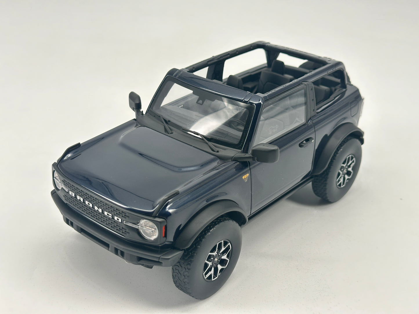 GT Spirit 1/18 Ford BRONCO Open Roof Blue Black Simulation Car Model