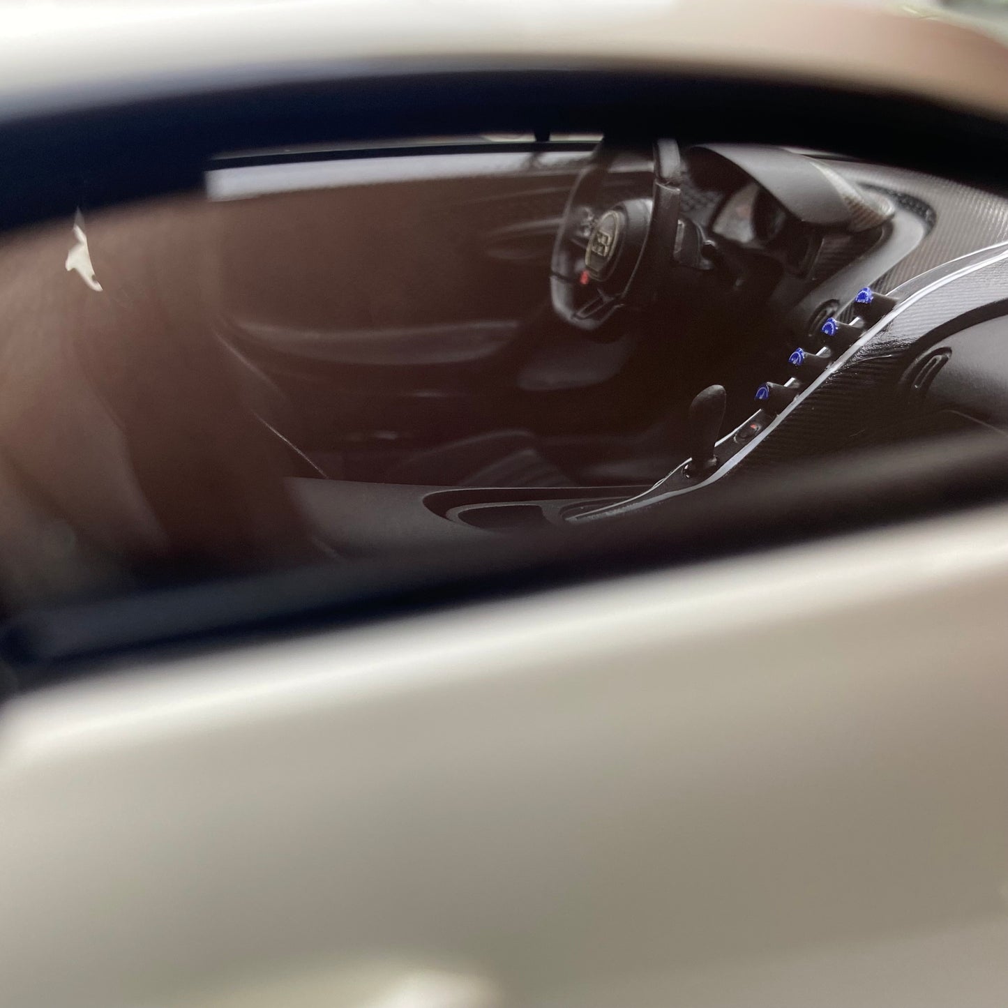 TopSpeed 1/18 Bugatti Chiron Pur Sport simulation car model