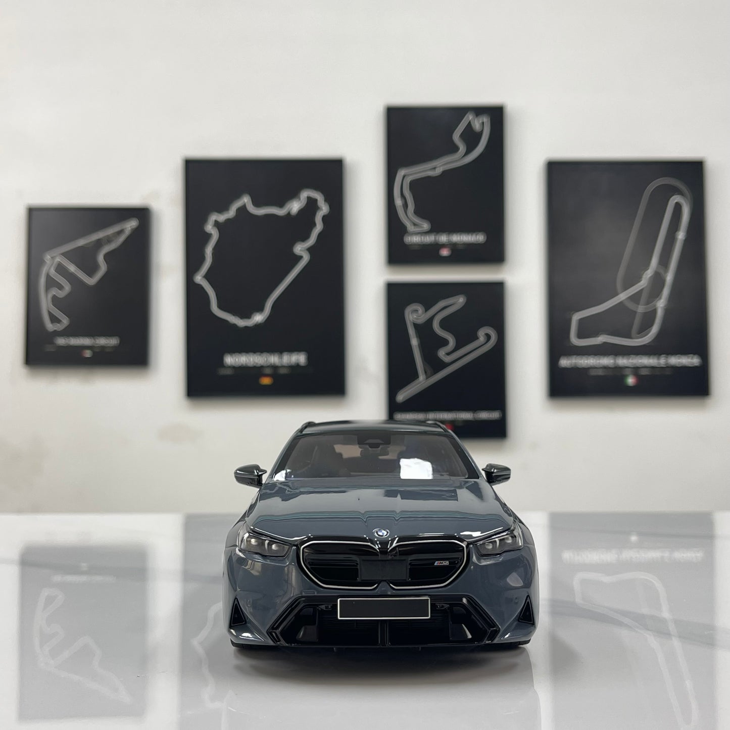 MINICHAMPS 1/18 BMW M5 Touring (2024) – Metallic Grey (110023901)