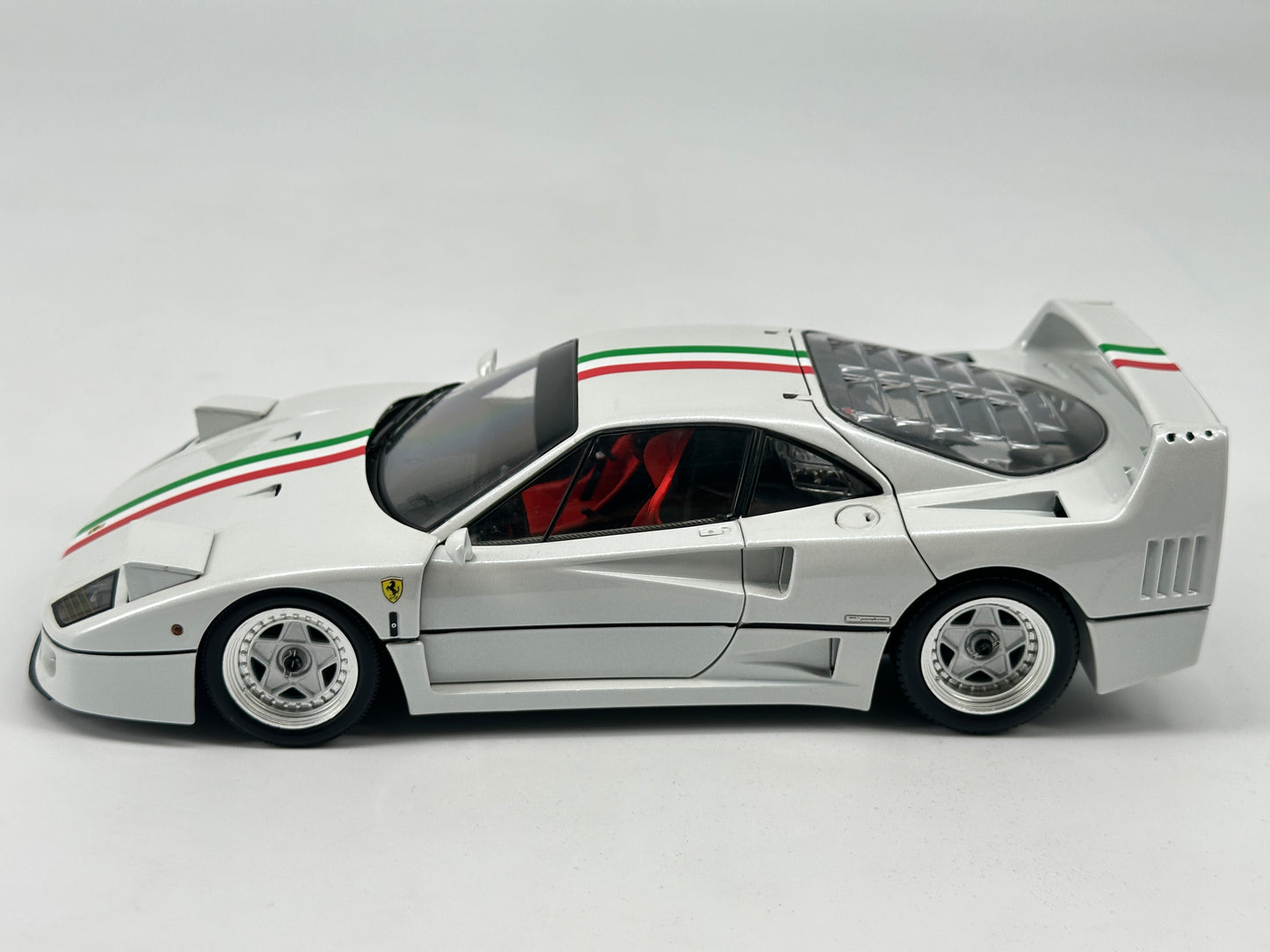 kyosho 1/18 Ferrari F40 Pearl White Alloy Full Open Car Model