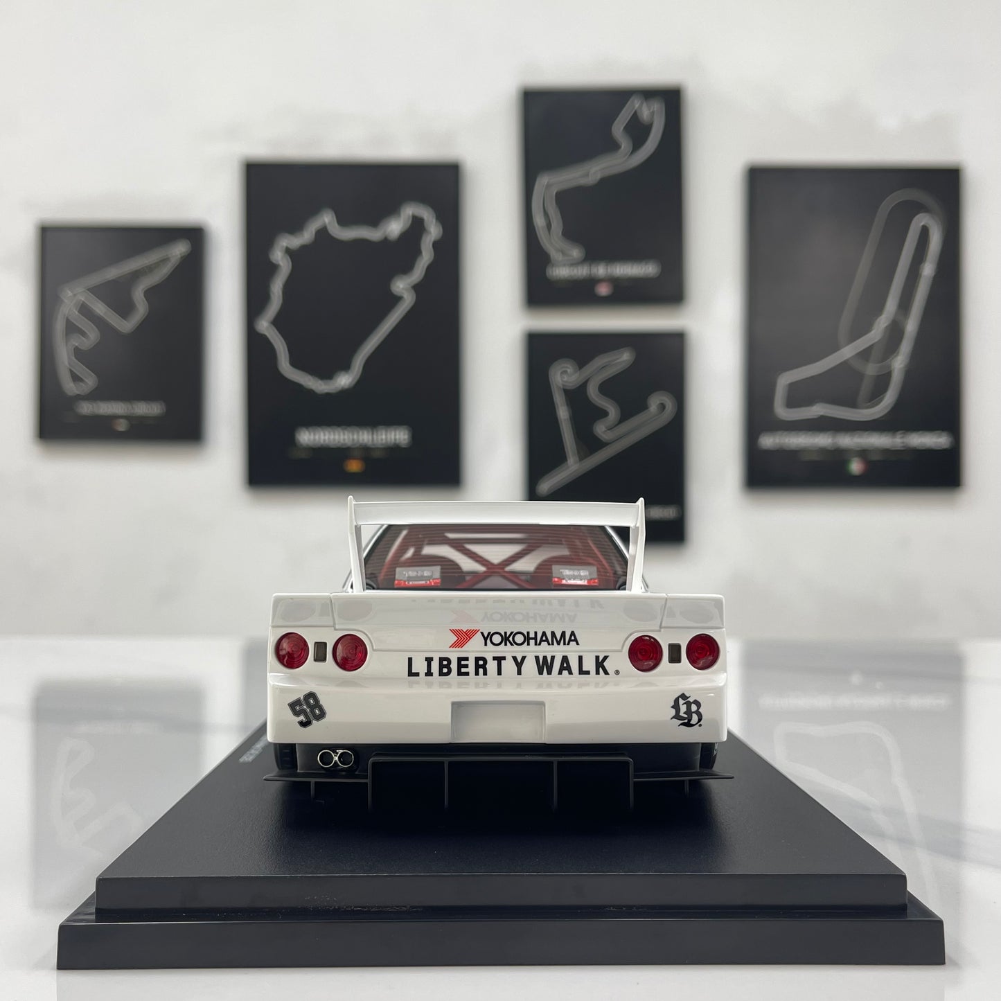 TOPSPEED 1/18 Nissan GT-R R32 Kaido Works TAS 2025 White TS0695