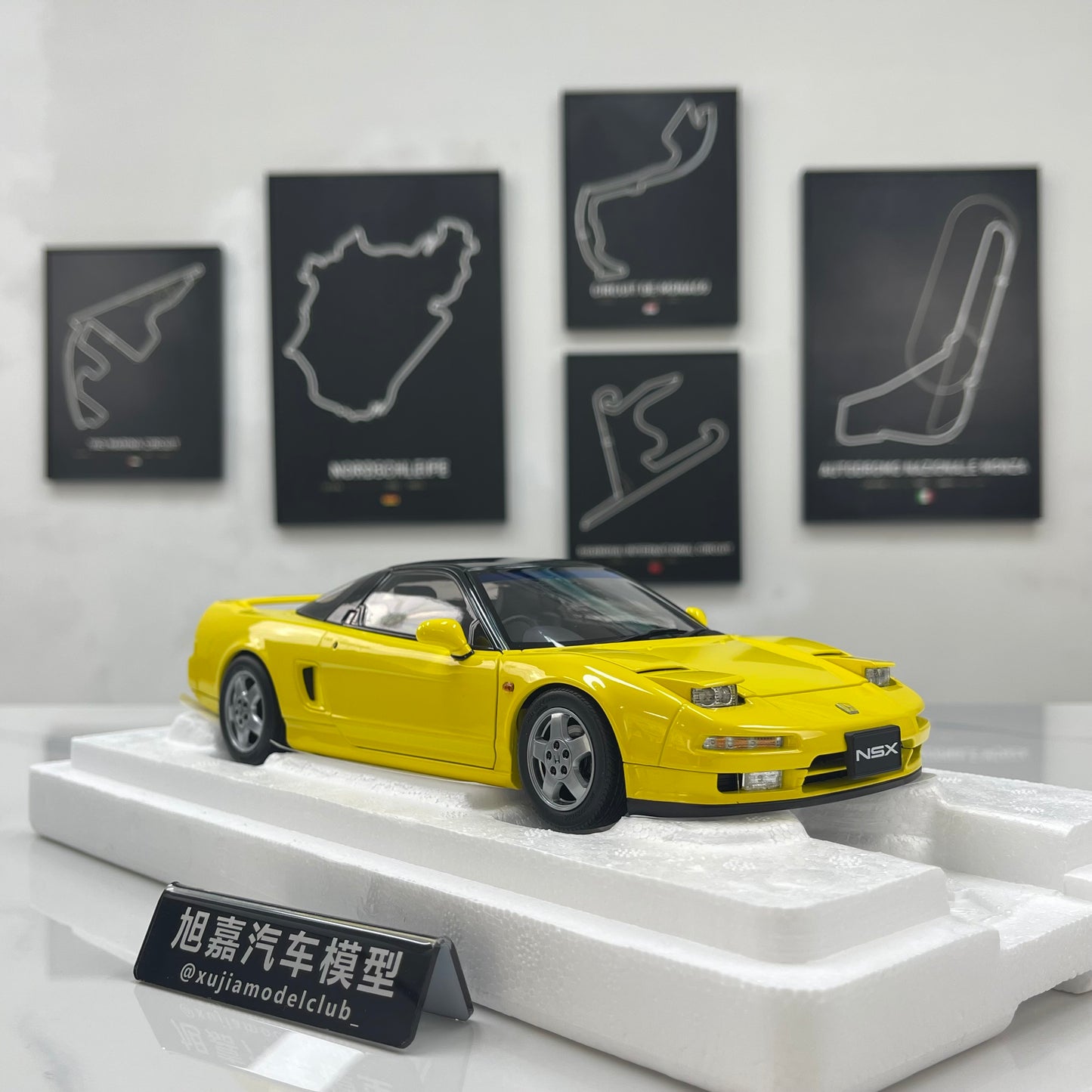 LCD 1/18 Honda NSX First Generation (MK1/NA1) - Yellow (LCD18022-YE)