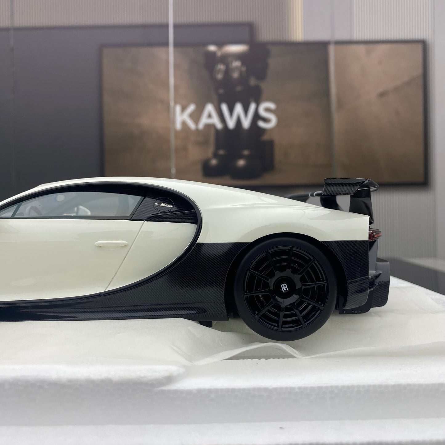 TopSpeed 1/18 Bugatti Chiron Pur Sport simulation car model