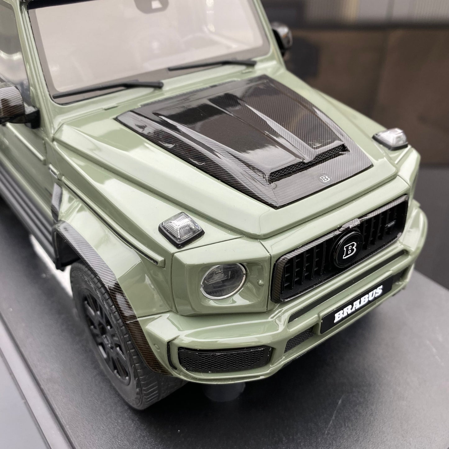GT Spirit 1/18 Mercedes-Benz Brabus 800 4x4 Big G resin limited edition car model with display box