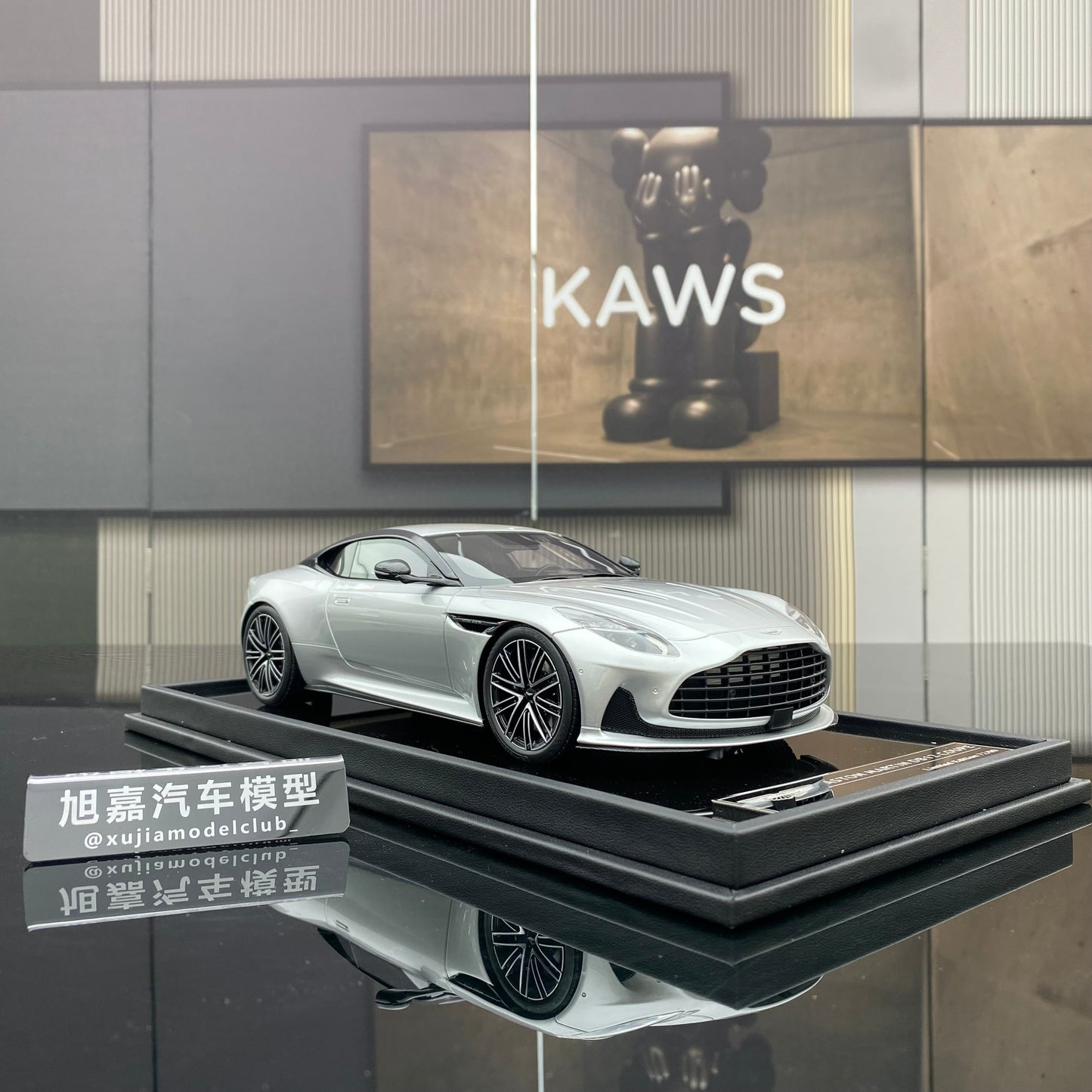 MH 1/18 Aston Martin DB12 COUPE limited edition car model gift