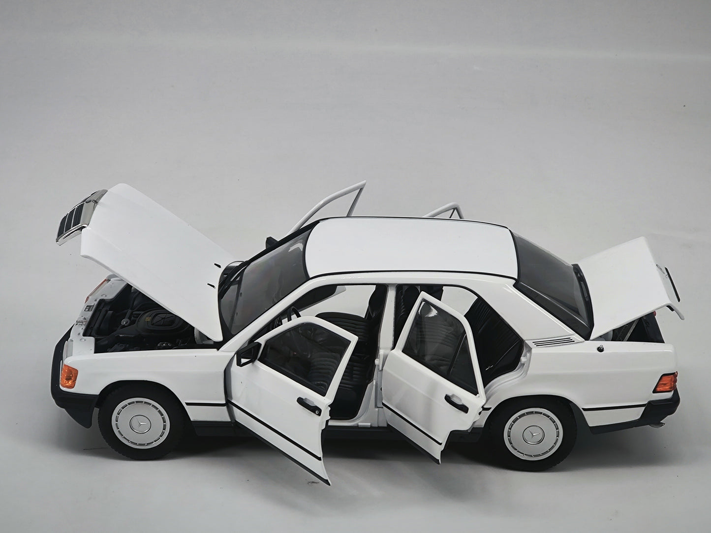NOREV 1/18 Mercedes Benz 190E alloy simulation model car