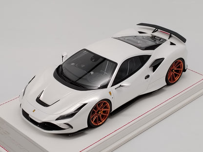 DG 1/18 Ferrari F8 White Limited Edition Simulation Car Model Ornament