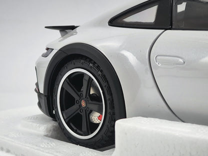 MINICHAMPS 1/18 Porsche 911 DAKAR Gray Alloy Car Model