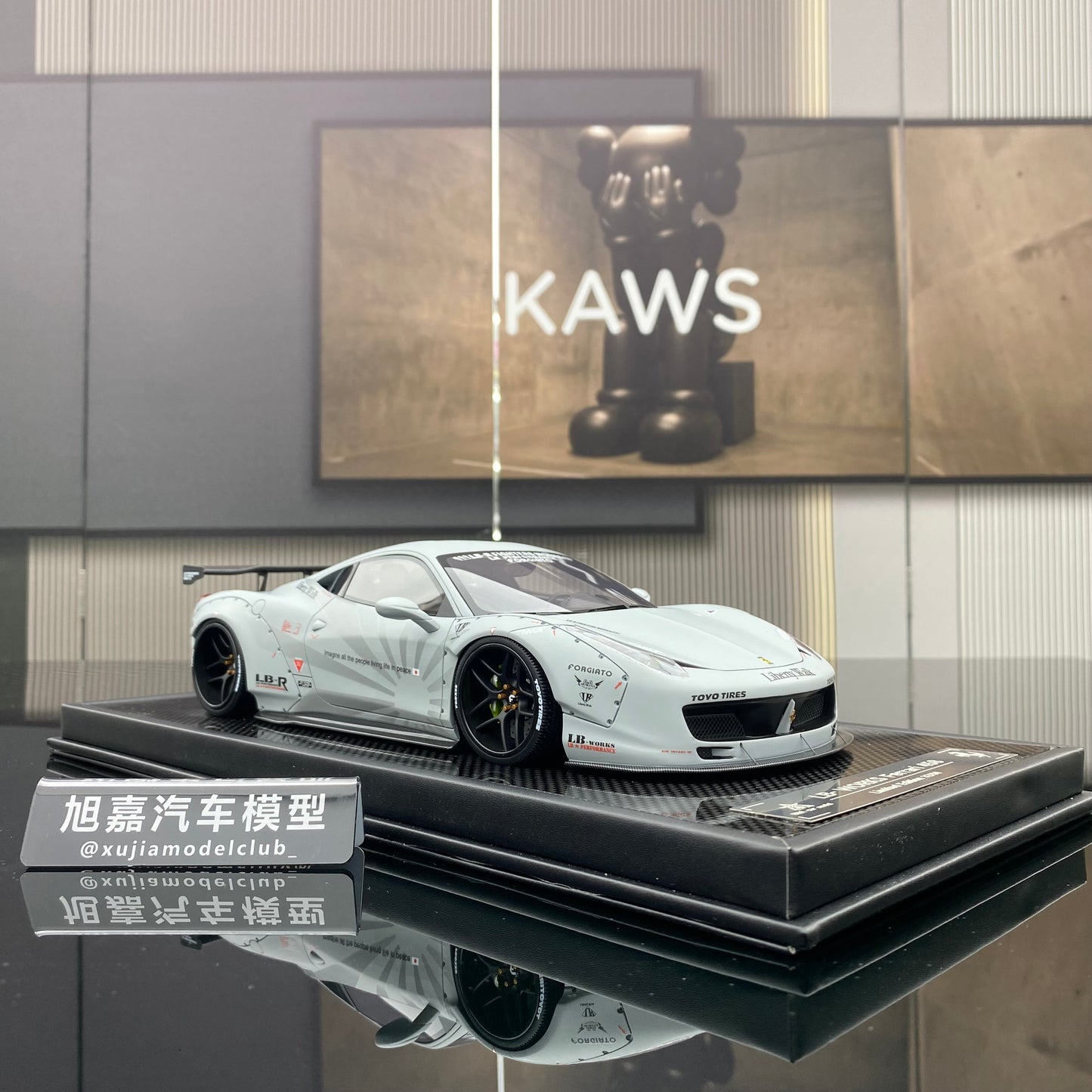 BBA CAR MODEL 1/18 Ferrari 458 modified gray simulation car model