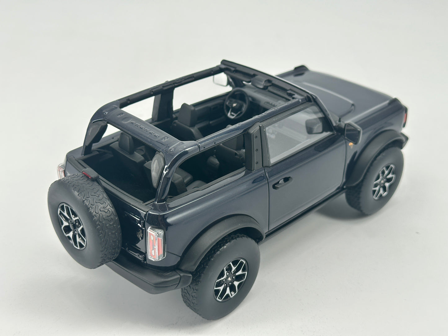 GT Spirit 1/18 Ford BRONCO Open Roof Blue Black Simulation Car Model