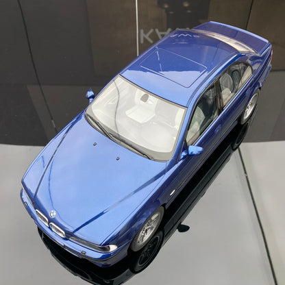 OTTO 1/12 BMW BMW E39 M5 blue old BMW car imitating real car model ornaments